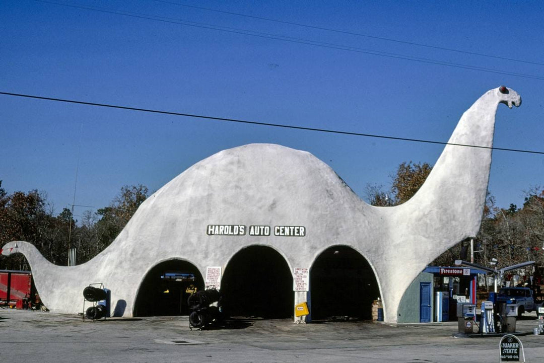 Historic Photo : 1979 Harold's Auto Center, horizontal view, Sinclair gas station, Route 19, Spring Hill, Florida | Photo by: John Margolies |