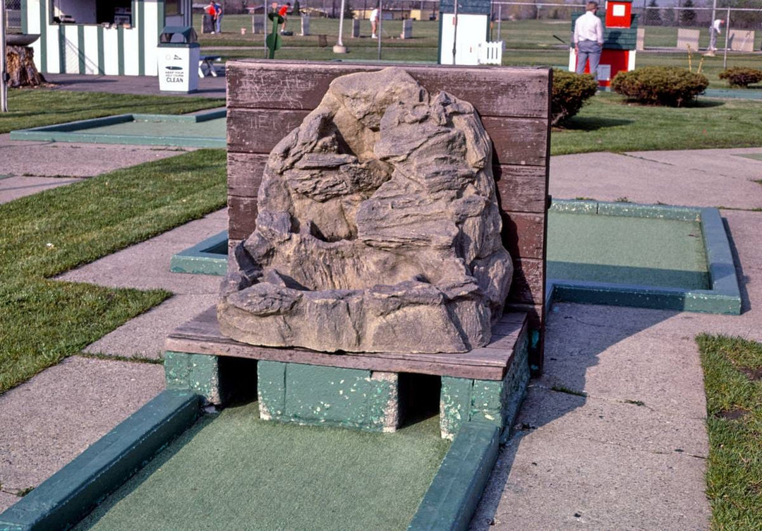 Historic Photo : 1986 Fountain hole, Royal Oak miniature golf, Royal Oak, Michigan | Margolies | Roadside America Collection | Vintage Wall Art :