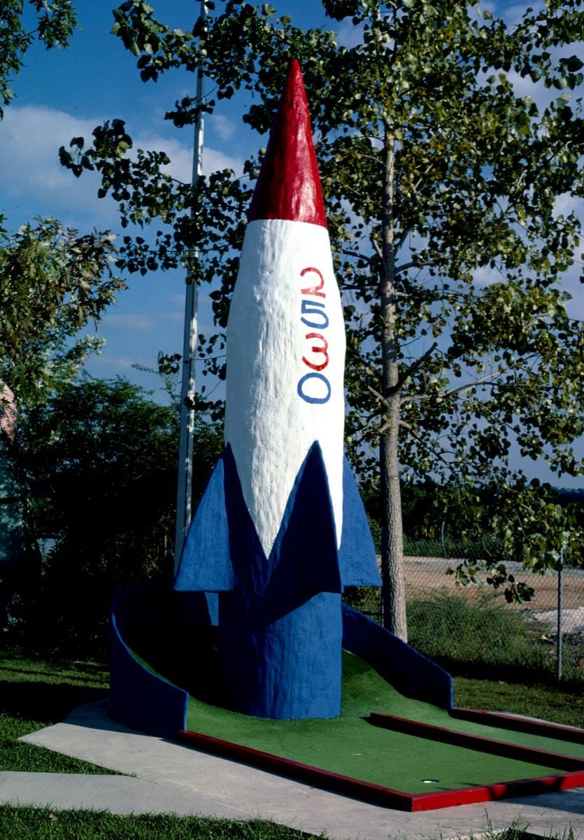 Historic Photo : 1986 Rocket hole, Sir Goony Golf, Chattanooga, Tennessee | Margolies | Roadside America Collection | Vintage Wall Art :