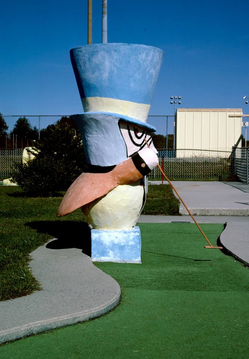 Historic Photo : 1984 Mad Hatter, Sir Goony Golf, Route 202 at Spring Lake Rec. Center, Chadds Ford, Pennsylvania | Photo by: John Margolies |