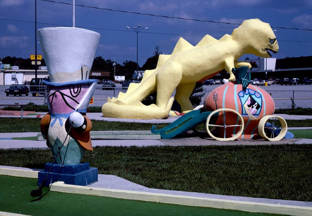 Historic Photo : 1986 Three hazards (horizontal), Sir Goony Golf, Chattanooga, Tennessee, Chattanooga, Tennessee | Photo by: John Margolies |