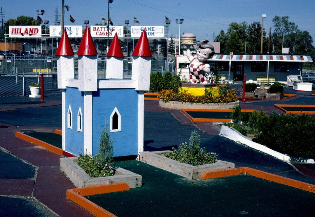 Historic Photo : 1988 Overall (horizontal), Espey And Daly's Hi-Land mini golf, 7011 Chippewa, Saint Louis, Missouri | Photo by: John Margolies |