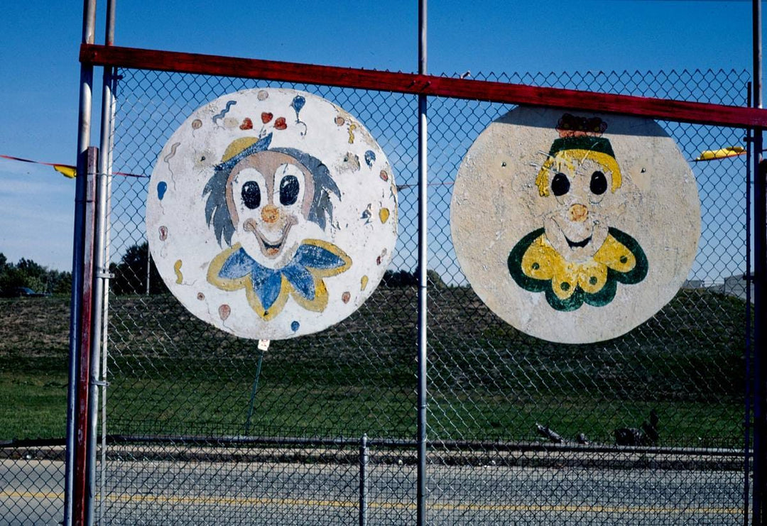 Historic Photo : 1988 Two clown discs, Espey And Daly's Hi-Land mini golf, 7011 Chippewa, Saint Louis, Missouri | Photo by: John Margolies |