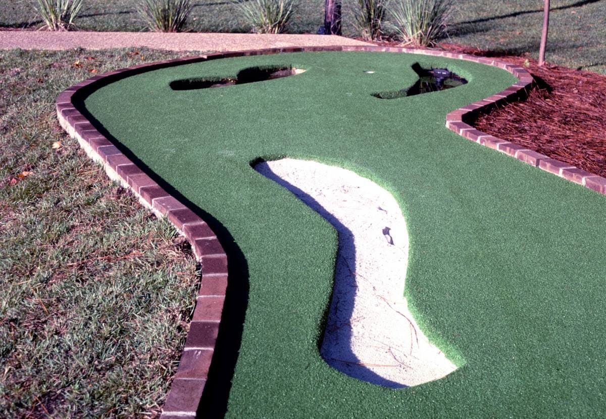 Historic Photo : 1985 Smiling green hole, Plantation Falls Legendary Golf, Hilton Head Island, South Carolina | Photo by: John Margolies |