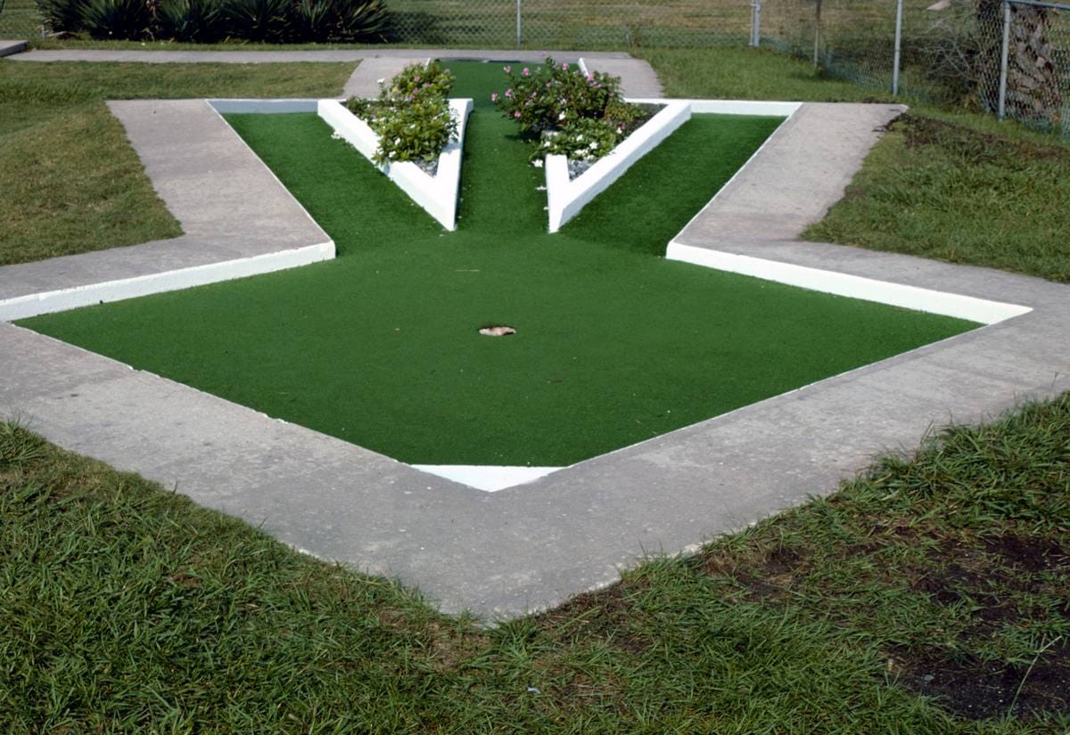 Historic Photo : 1985 Split hole (back), Jekyll Island mini golf, Jekyll Island, Georgia | Margolies | Roadside America Collection | Vintage Wall Art :