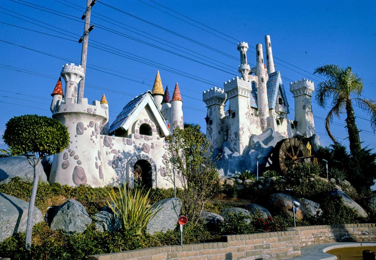 Historic Photo : 1985 Castle hole, view 2, Storybook Land Golf, Clairmont Mesa Boulevard, San Diego, California | Photo by: John Margolies |