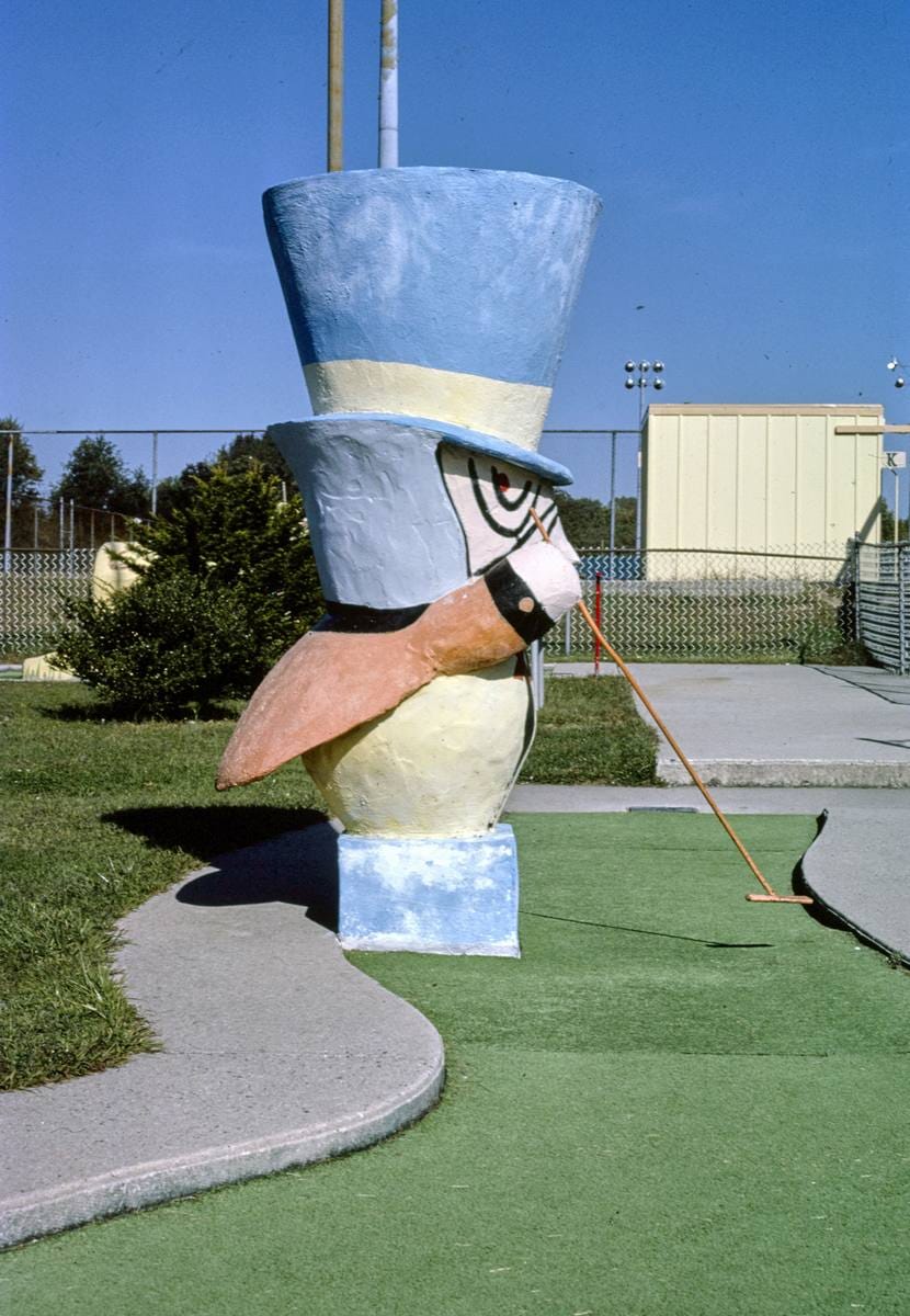 Historic Photo : 1984 Mad Hatter, Sir Goony mini golf, Route 202 at Spring Lake Rec. Center, Chadds Ford, Pennsylvania | Photo by: John Margolies |