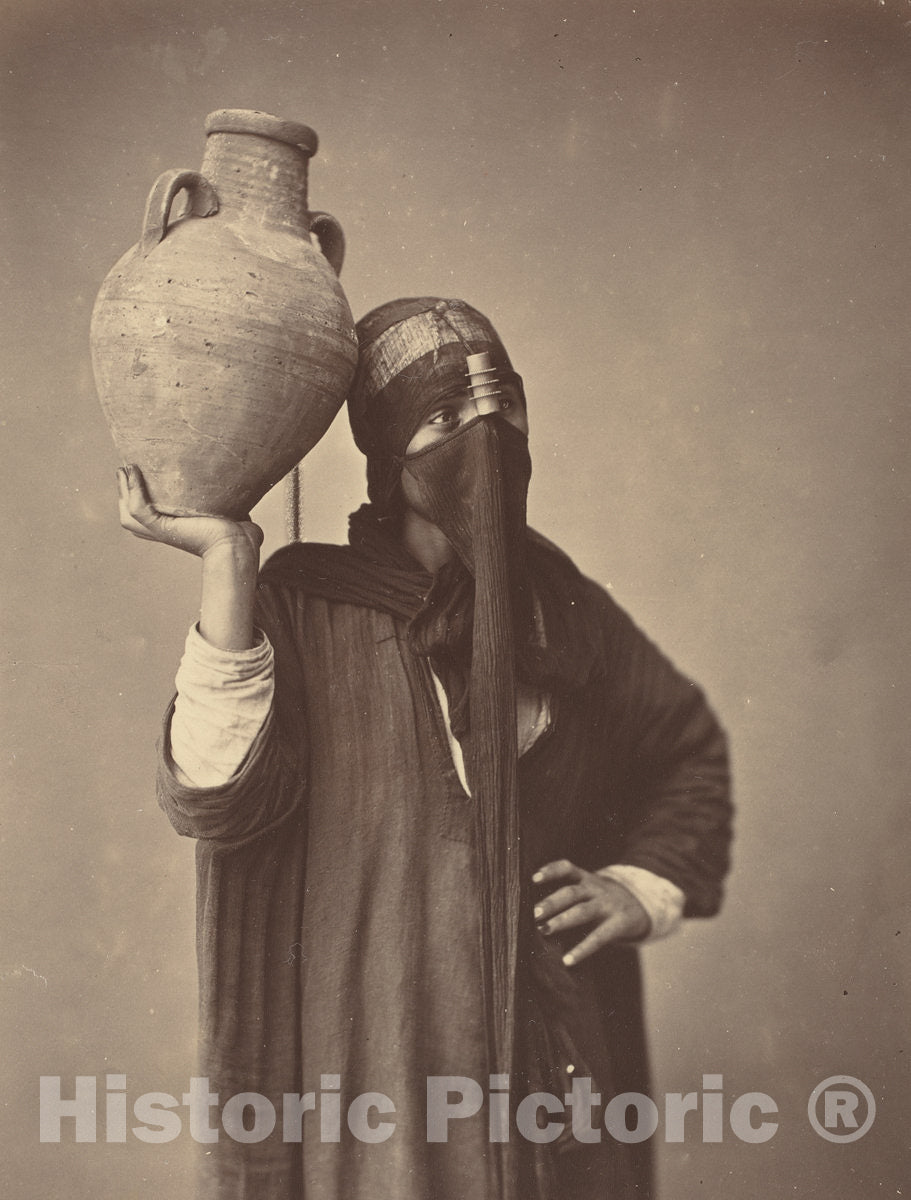 Art Print : FÃ©lix Bonfils, Porteuse D'eau au Caire [Water Carrier in Cairo], c. 1870 - Vintage Wall Art