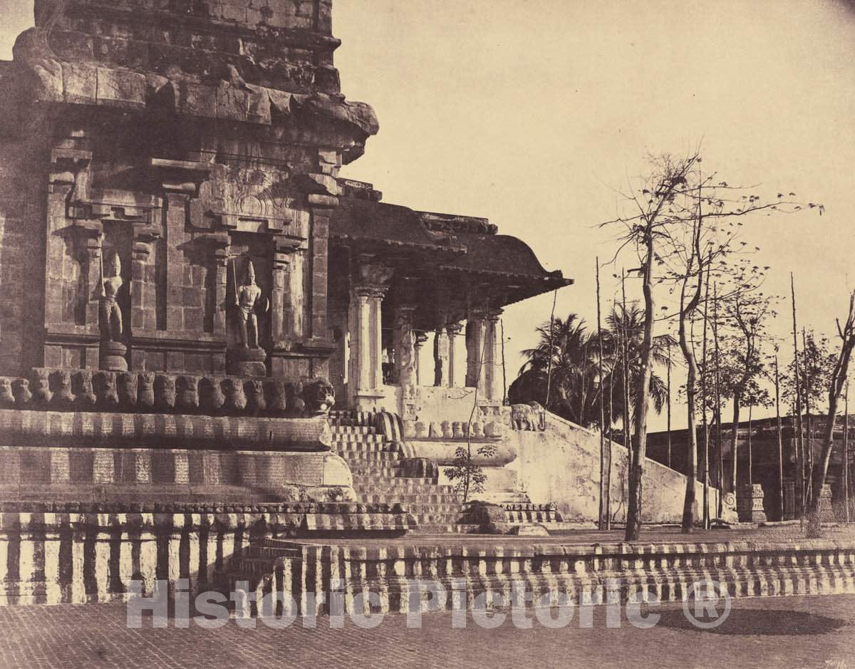 Art Print : Linnaeus Tripe, Tanjore: Great Pagoda, Entrance Looking Outwards, March-April 1858 - Vintage Wall Art