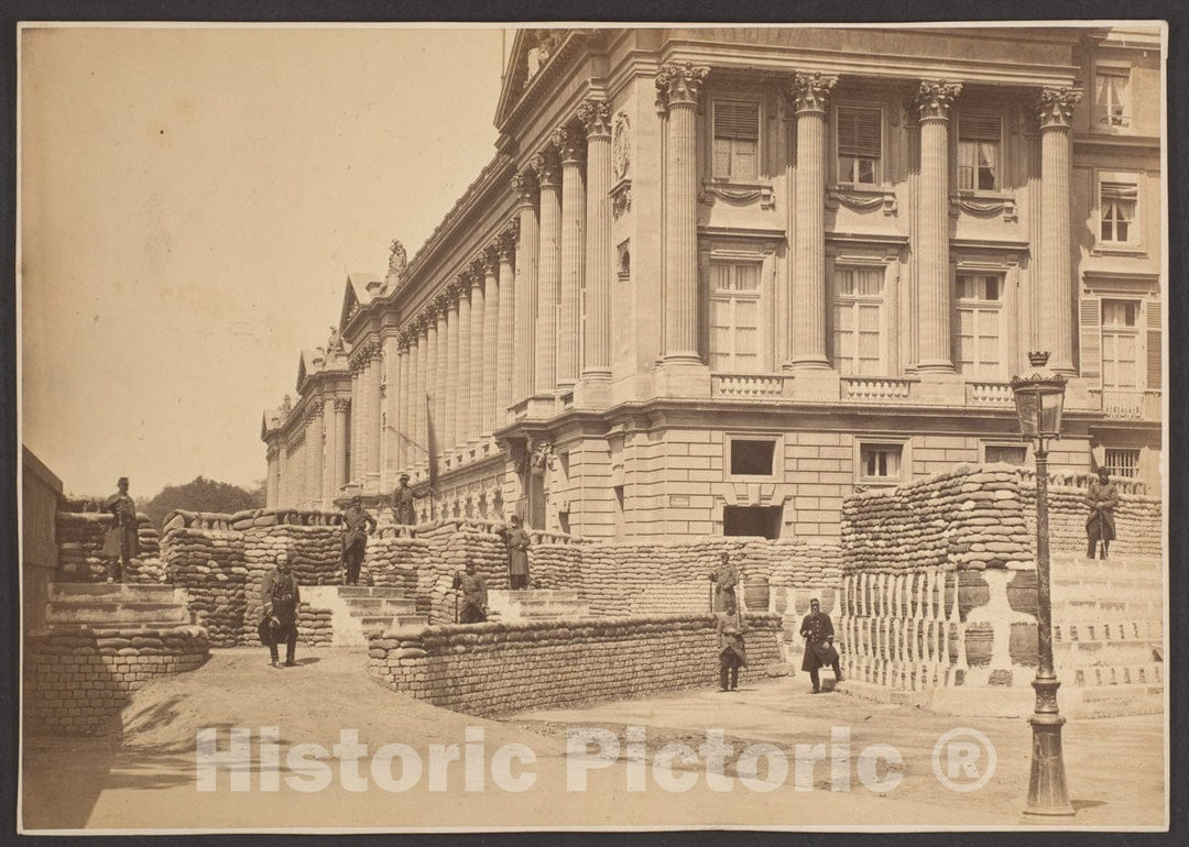 Photo Print : Hippolyte-Auguste Collard - Barricades pres de Ministere de la Marine et l'Hötel Crillon : Vintage Wall Art