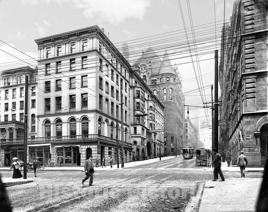 Cincinnati Historic Black & White Photo, The Burnet House at Third & Vine Streets, c1900 -