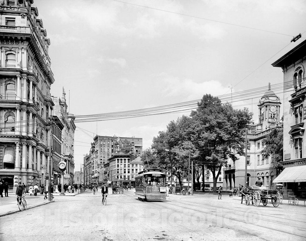 Connecticut Historic Black & White Photo, Traffic on Main Street at City Hall, Hartford, c1905 -