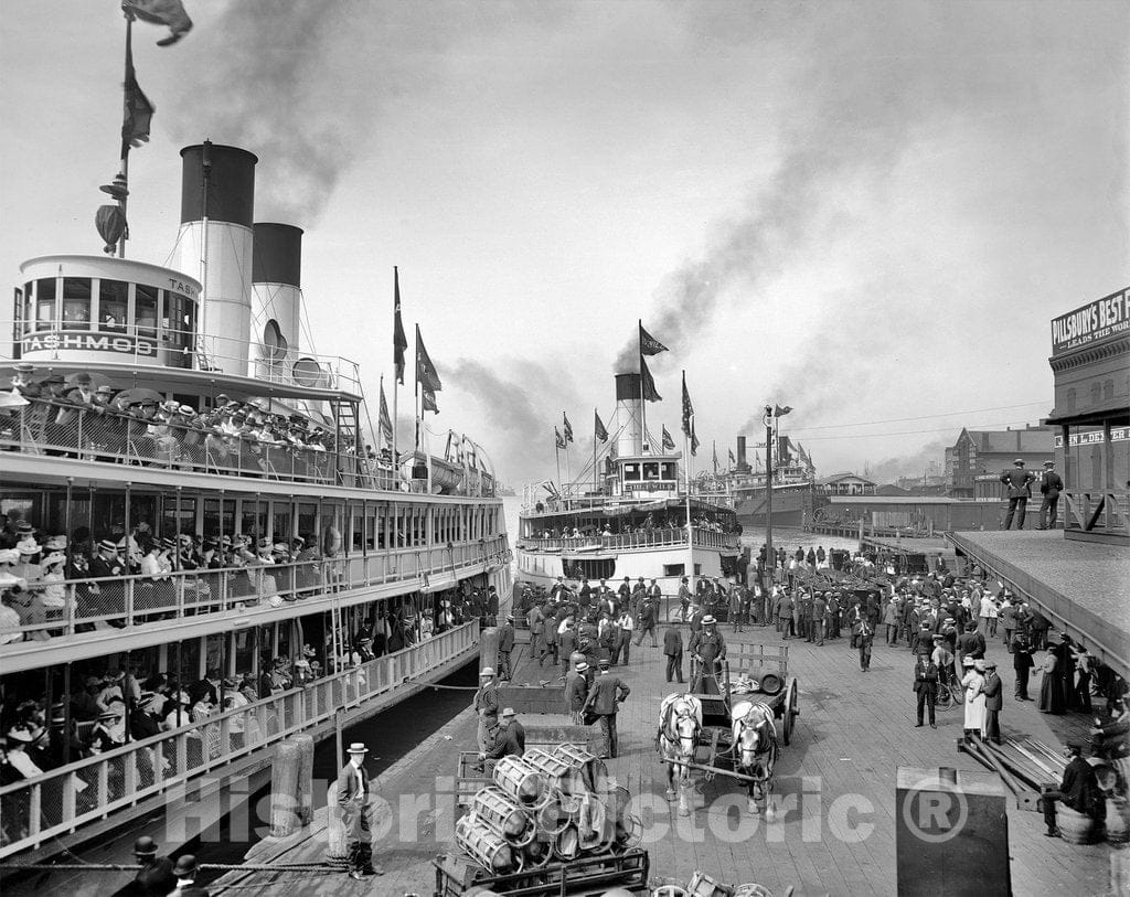 Detroit Historic Black & White Photo, Steamer Tashmoo, c1901 -