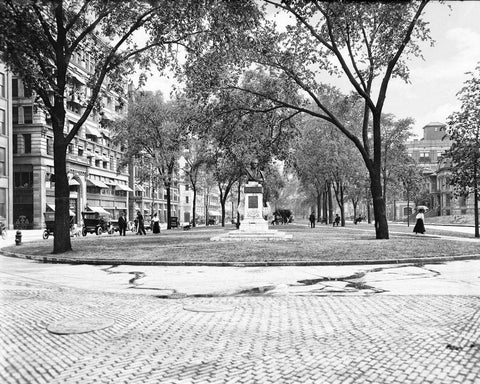 Historic Black & White Photo - Detroit, Michigan - Washington Boulevard, c1910 -