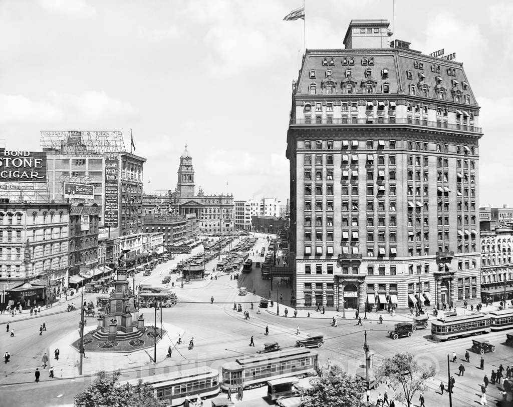 Historic Black & White Photo - Detroit, Michigan - The Hotel Pontchartrain, c1918 -