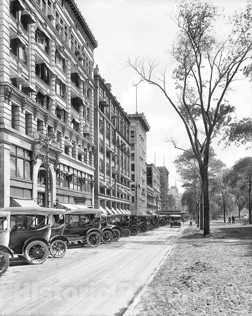 Historic Black & White Photo - Detroit, Michigan - Washington Boulevard, c1915 -