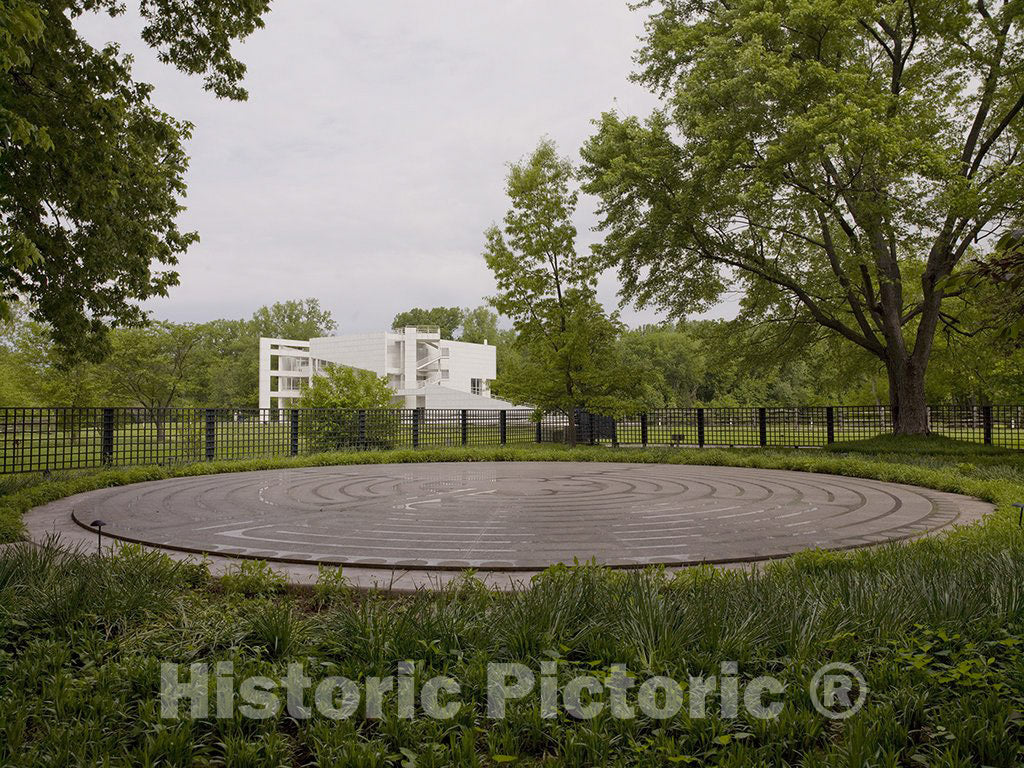 New Harmony, in Photo - Maze, New Harmony, Indiana