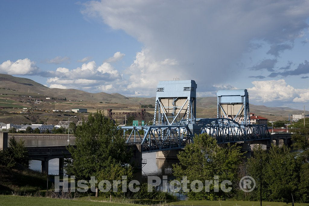 Lewiston, ID Photo - Bridge to Lewiston, Idaho