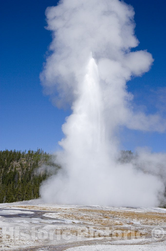 Yellowstone National Park, WY Photo - Old Faithful Geyser, Yellowstone National Park, Wyoming