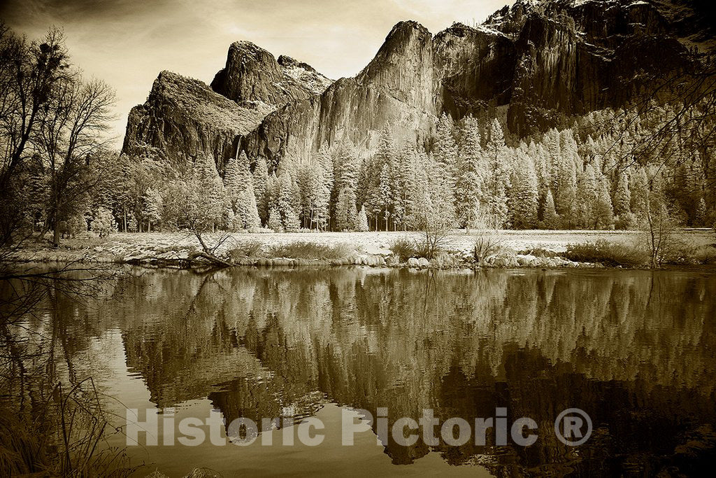 Yosemite National Park, CA Photo - View of Yosemite, California