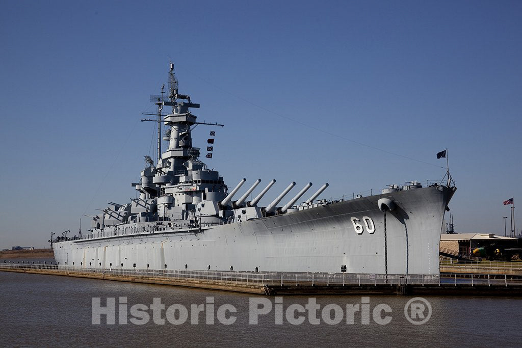 Mobile Bay, AL Photo - USS Alabama (BB-60), Mobile Bay, Alabama