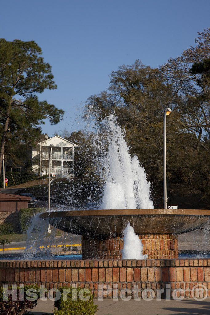 Fairhope, AL Photo - Fountain in Fairhope, Alabama