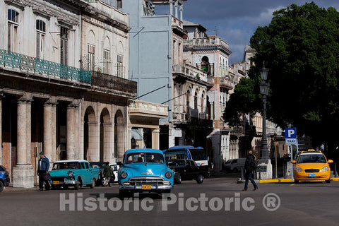 Photo - Vintage Cars are Everywhere on The Paseo de MartÃ (del Prado), Havana, Cuba- Fine Art Photo Reporduction
