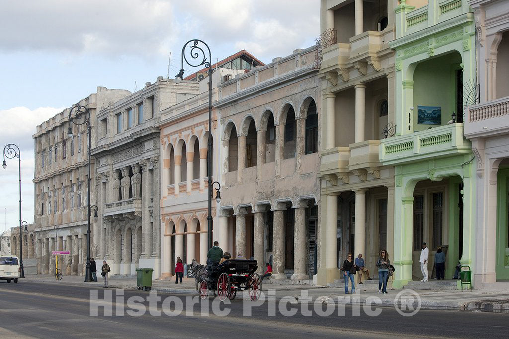 Havana, Cuba Photo - The MalecÃ³n View in Havana, Cuba