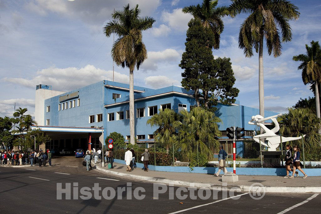 Havana, Cuba Photo - Bus Station in Havana, Cuba