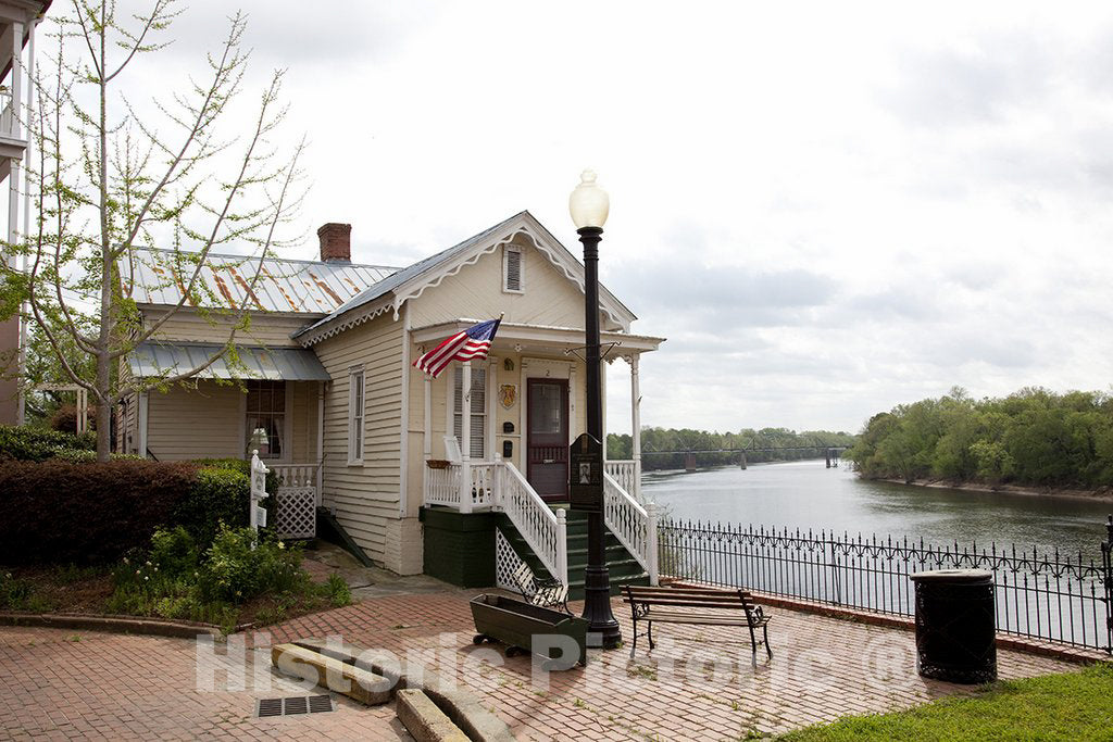 Selma, AL Photo - Bridge keepers cottage, Selma, Alabama