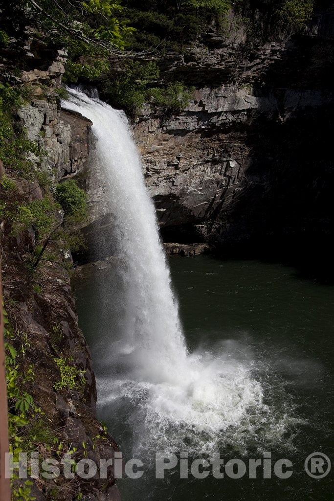 Fort Payne, AL Photo - Waterfall in DeSoto State Park, Fort Payne, Alabama