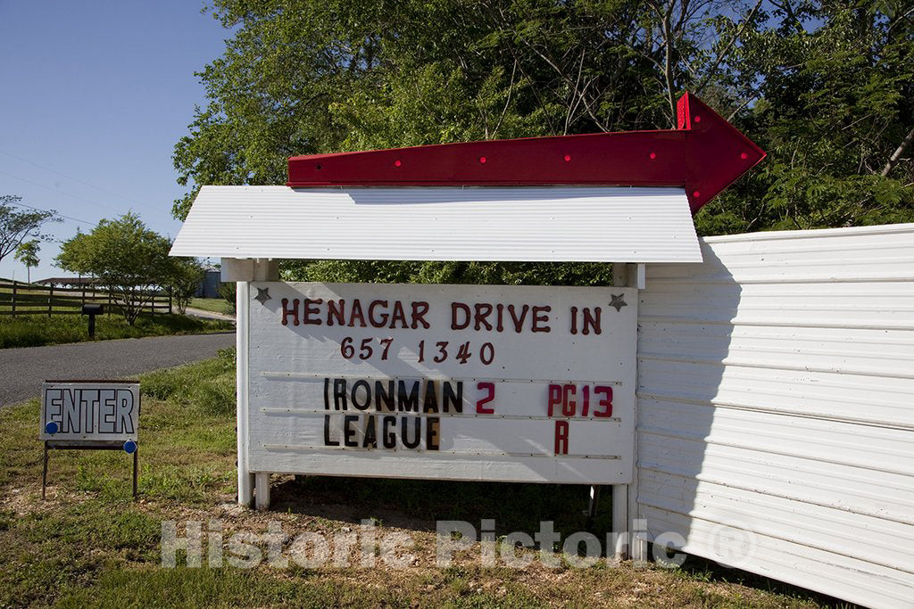 Fort Payne, AL Photo - Drive-In theatre near Fort Payne, Alabama