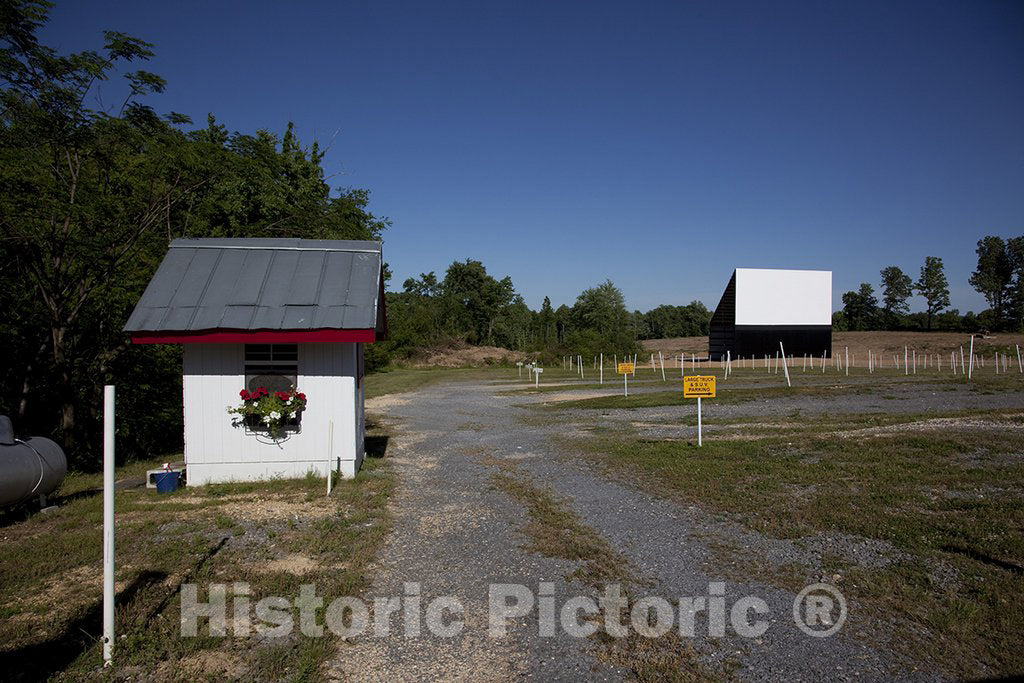 Fort Payne, AL Photo - Drive-in Theatre Near Fort Payne, Alabama