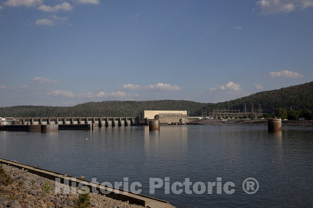 Guntersville, AL Photo - Guntersville Dam on The TN River, Guntersville, Alabama