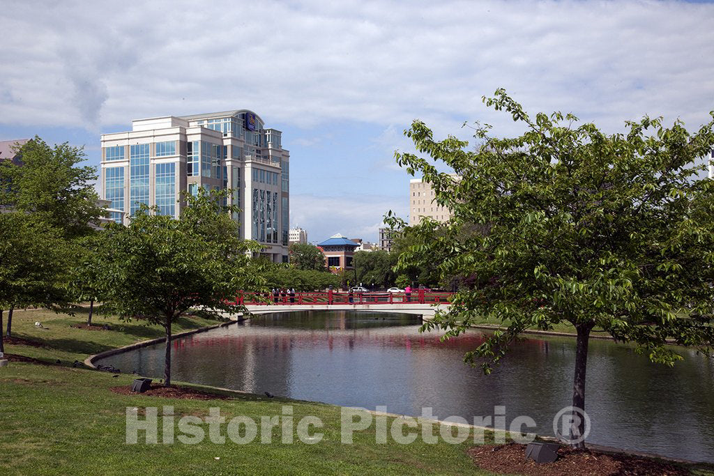 Huntsville, AL Photo - Scenic downtown Huntsville, Alabama