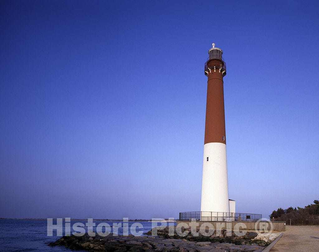 Barnegat Light, NJ Photo - Lighthouse, Barnegat Light, New Jersey