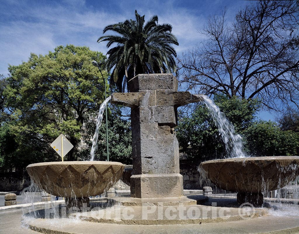 San Antonio, TX Photo - Fountain in San Antonio, Texas