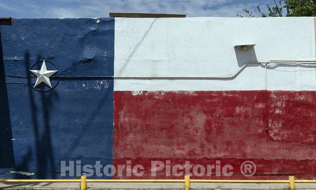 Asherton, TX Photo - A wall colorfully painted with the likeness of the Texas flag, complete with a 3-D star, in the little town of Asherton in Dimmit County, Texas