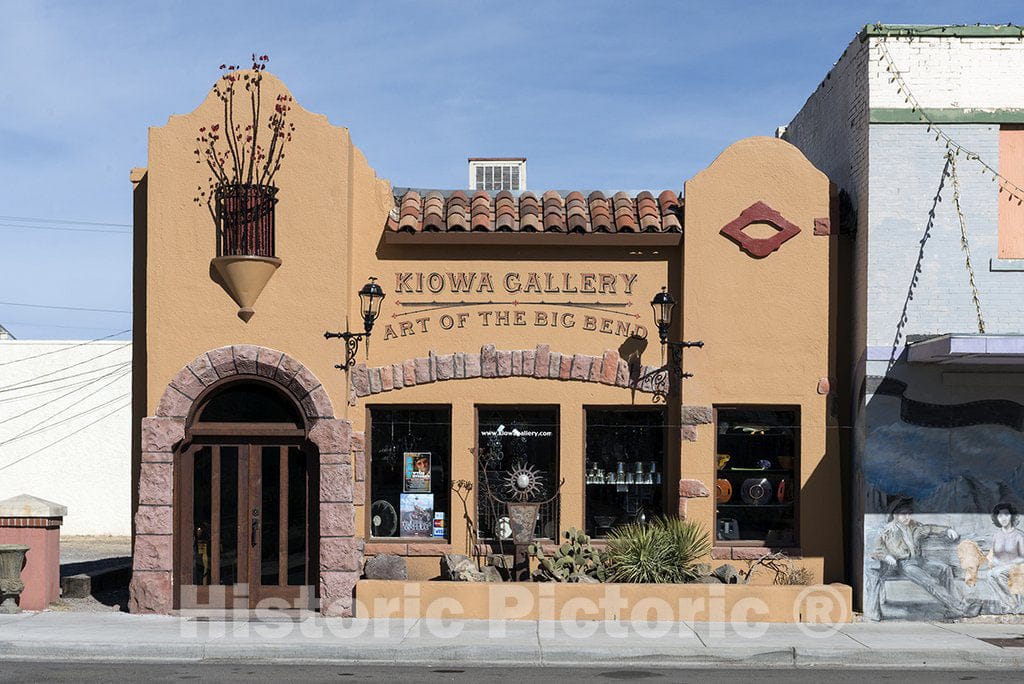 Alpine, TX Photo - Art gallery in the university town of Alpine, which is one of the distant"gateways" to Big Bend National Park in southwest Texas