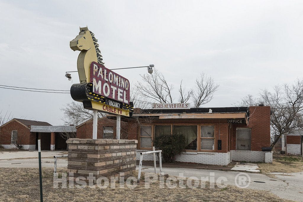 Sweetwater, TX Photo - The long-derelict Palomino Motel in Sweetwater, Texas