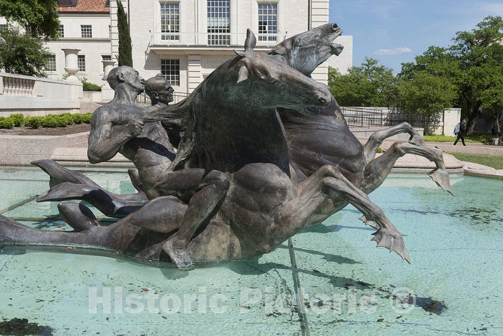 Austin, TX Photo - Littlefield Fountain at the University of Texas at Austin