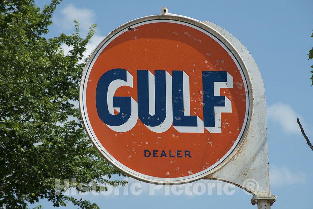 Texas Photo - Vintage Gulf Gas Station Sign Along a Road in East Texas