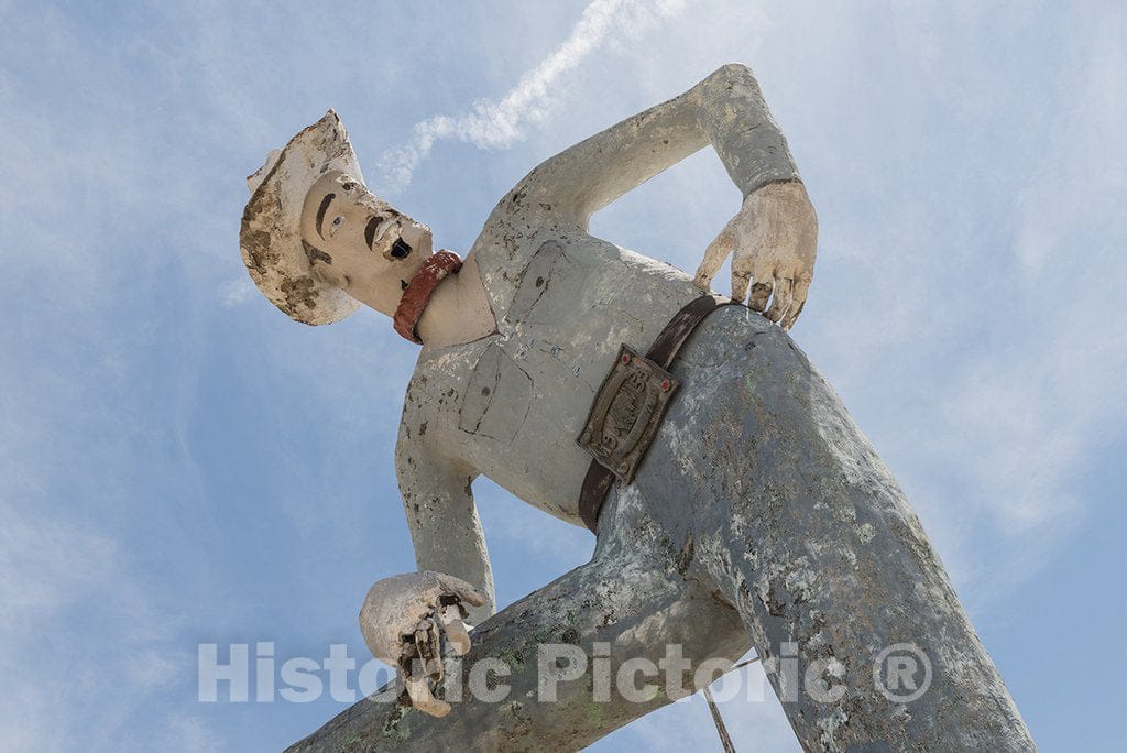 Canyon, TX Photo - The deteriorating Remains of Tex Randall, a Very Big Texan (47 feet Tall and Weighing Seven tons) erected in The City of Canyon in The Texas.