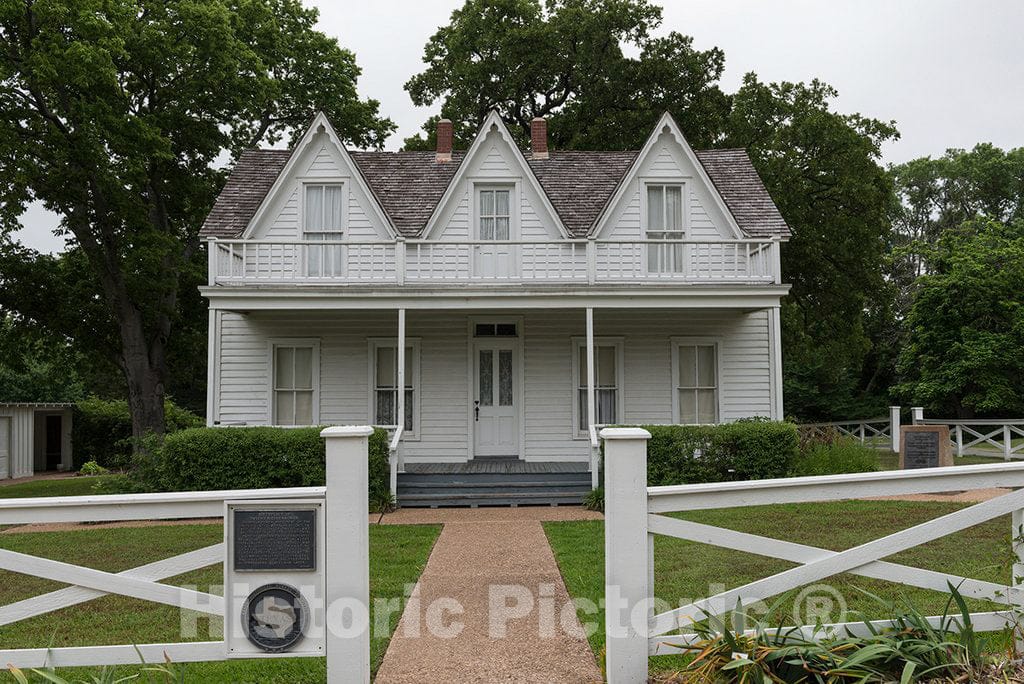 Photo - Birth Home of Former U.S. General and President Dwight D. Eisenhower in Denison, Texas- Fine Art Photo Reporduction