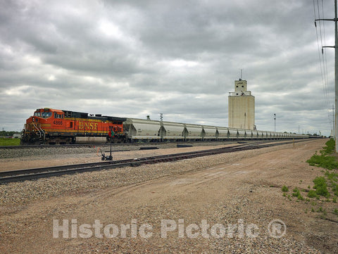 Lamar, CO Photo - Diesel Locomotive and What Seems Like an Endless line of Hopper Cars-