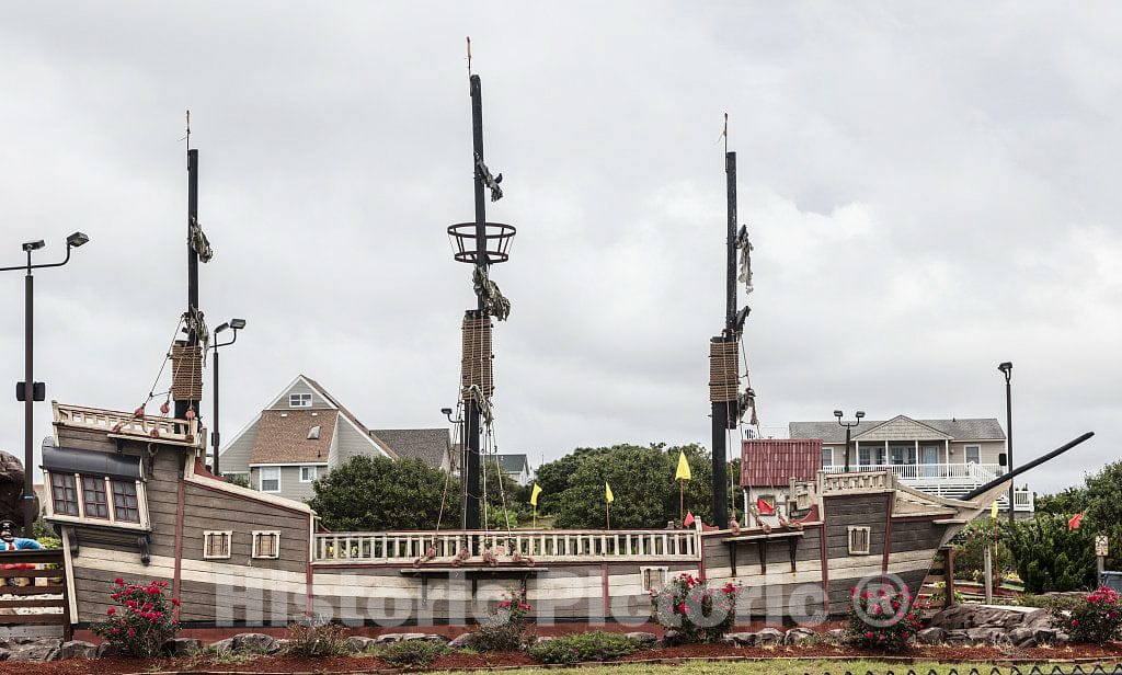 Photo - A Pirate Ship That's an Elaborate Prop in The Miniature-Golf Course at a Beach Attraction Called Paradise Fun Park in Kill Devil Hills, North Carolina