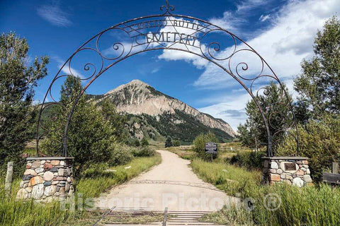 Photo - Entrance to Crested Butte in The high-Rocky Mountain Colorado City of The Same Name. Mount Crested Butte, which gave The City its Name, is in The Distance