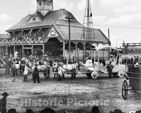New Orleans Historic Black & White Photo, The Royal Chariot at Mardi Gras, c1910 -