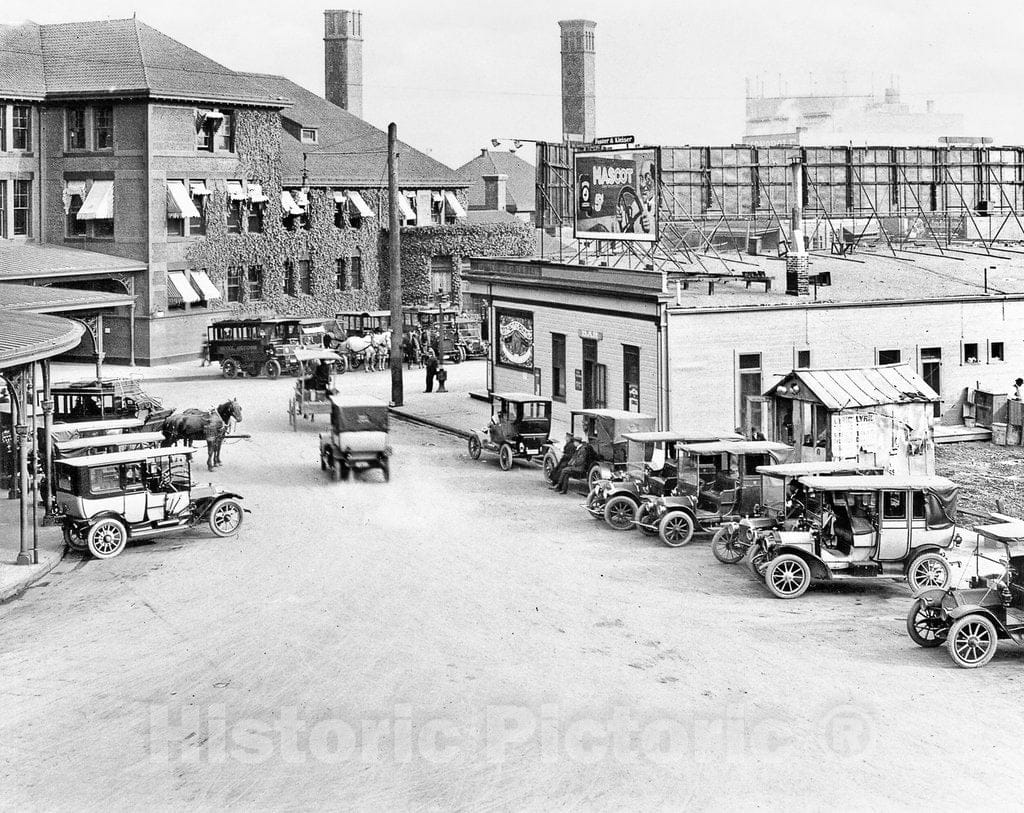 Portland Historic Black & White Photo, Parking in Front of Union Station, c1913 -