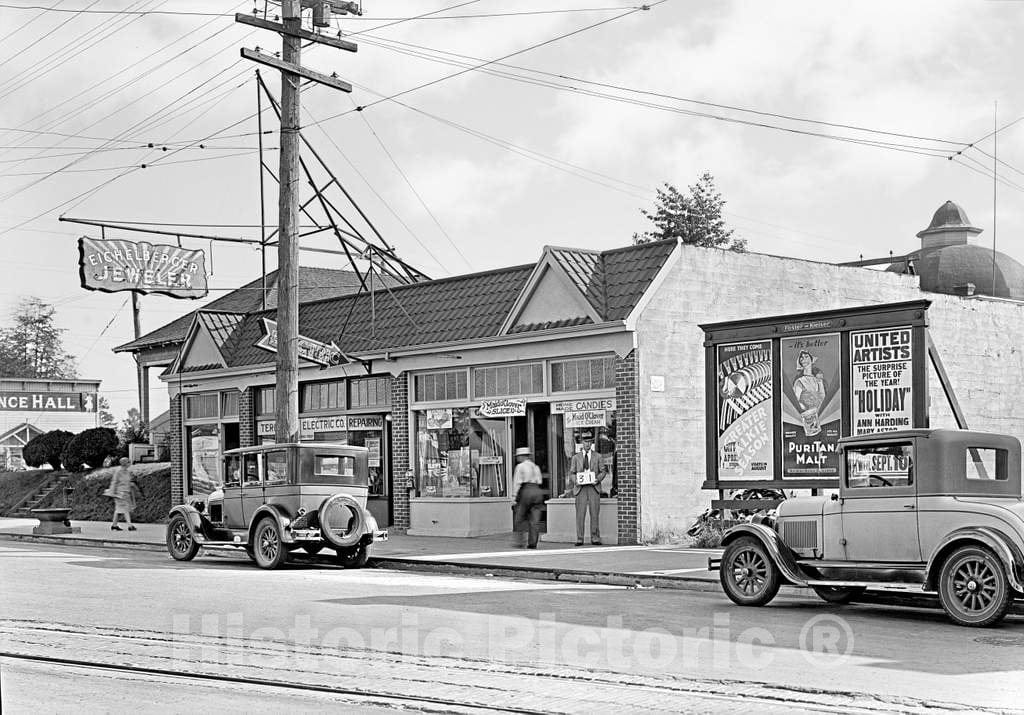 Historic Black & White Photo - Portland, Oregon - North Lombard Street, c1932 -